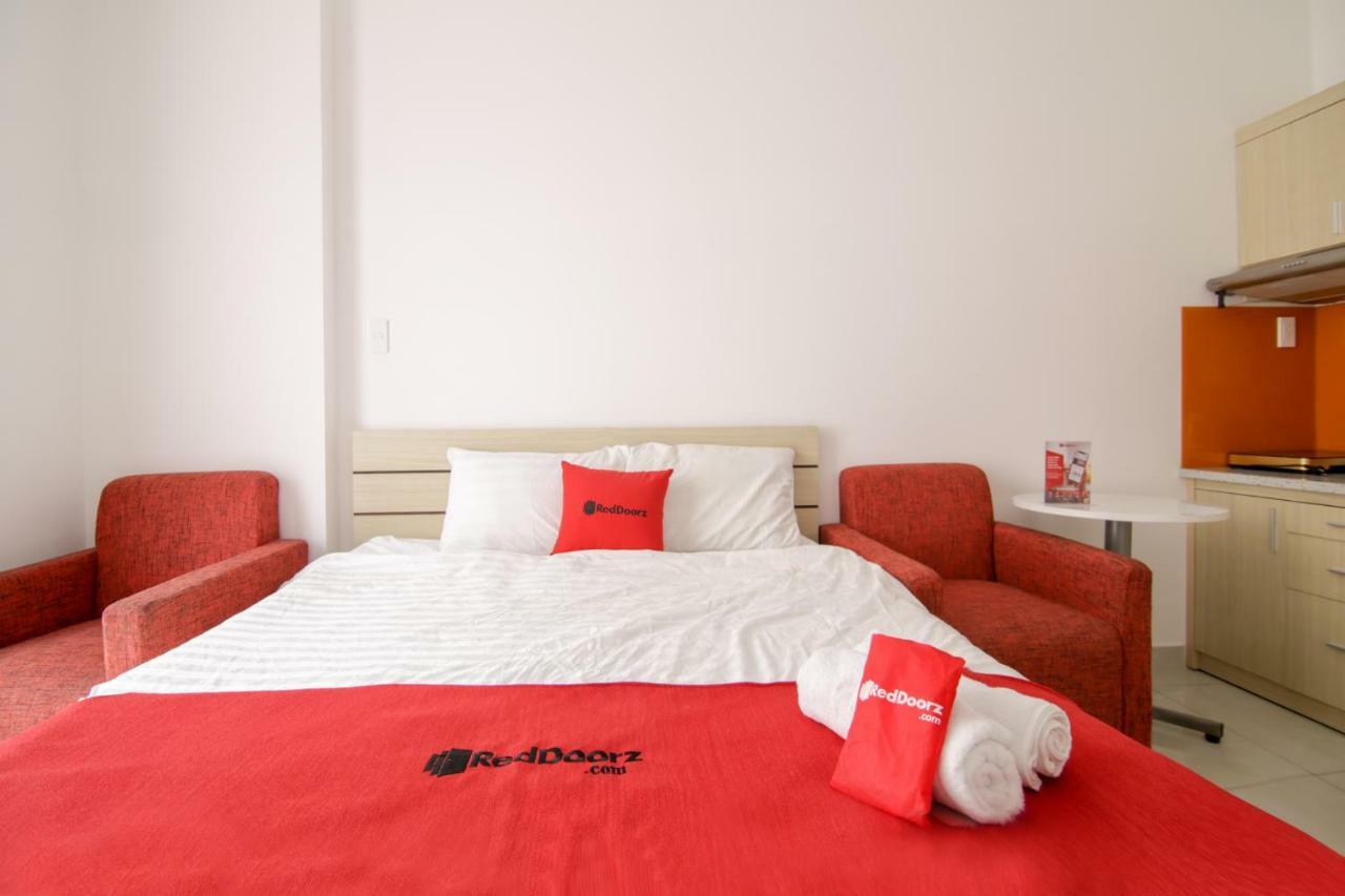 Reddoorz Near Quan Khu 7 Stadium Ho Chi Minh City Exterior photo